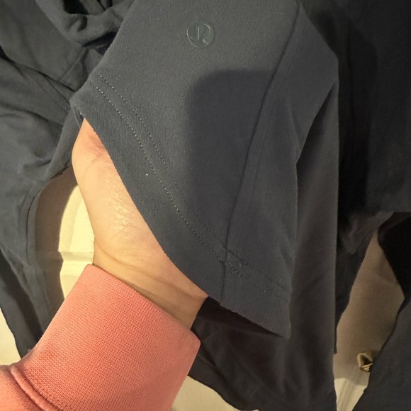 Lululemon - Picture 4 of 5
